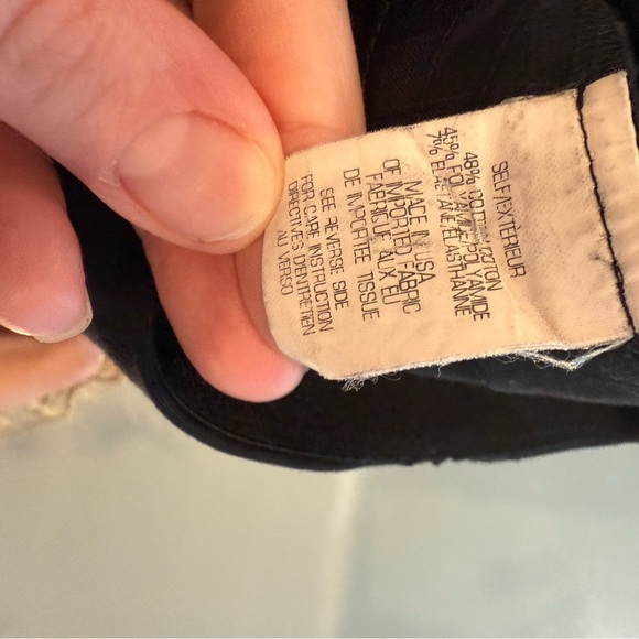 Theory Black Pants with Zipper Detail Size 4. Style# 100704290 . - Picture 4 of 5